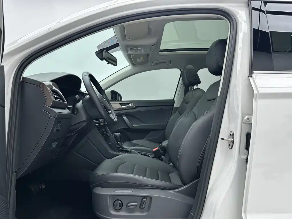 Tharu 280 TSI 2 WD Luxury