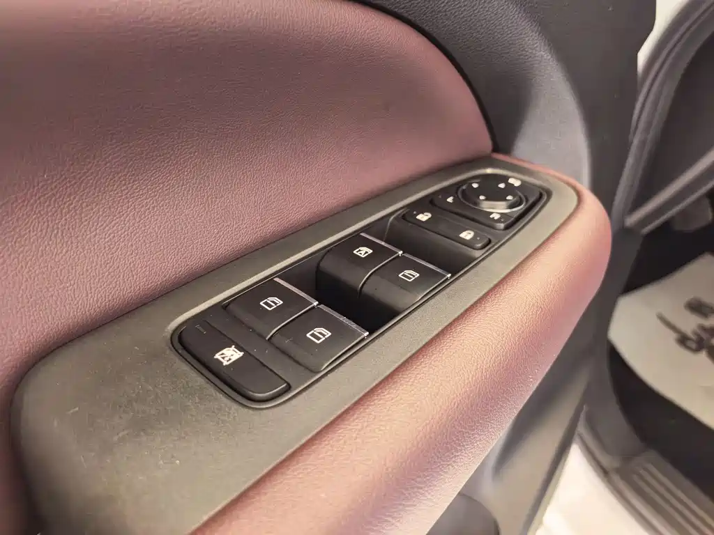 GAC Trumpchi M6 PRO 270 T Auto Luxury