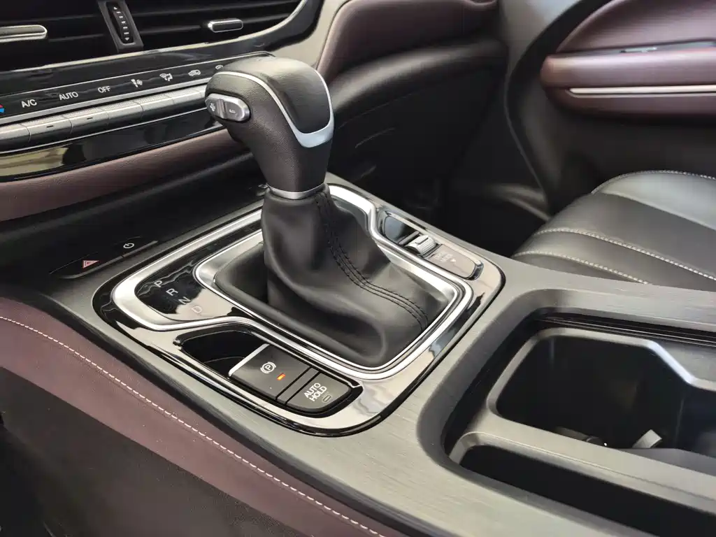 GAC Trumpchi M6 PRO 270 T Auto Luxury