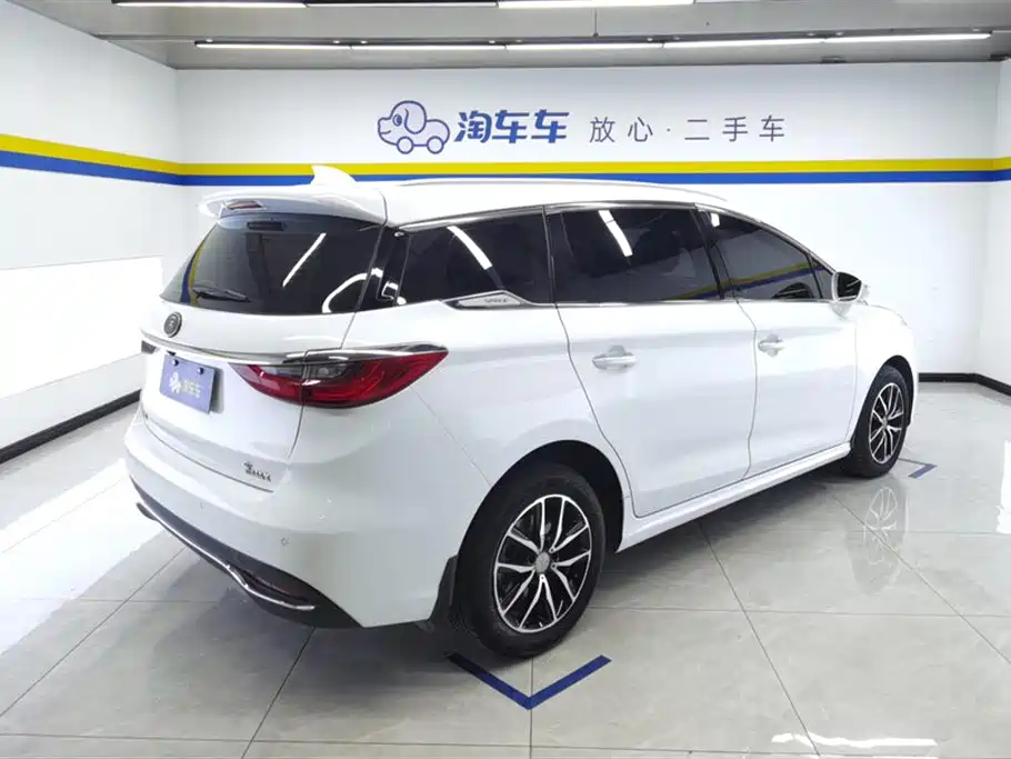 Song MAX 1.5 T Auto Connected Distinguished 7-seat