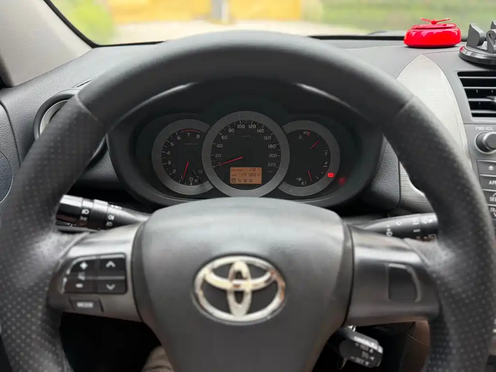 RAV4 Dazzle Pack 2.4 L Auto 4 WD Luxury