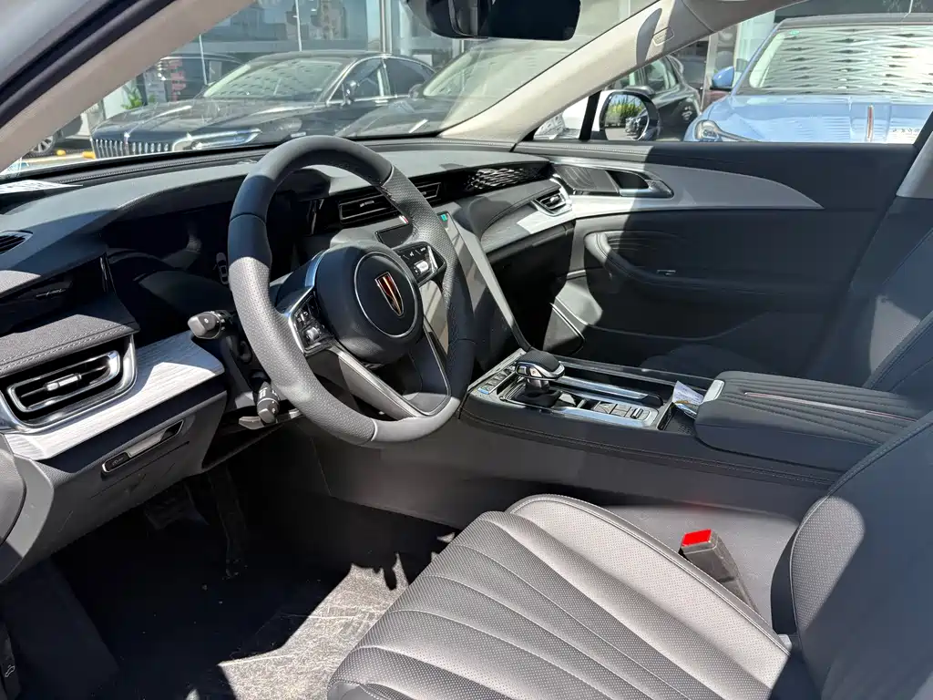 Hongqi H5 2.0 T Auto Flagship Smooth