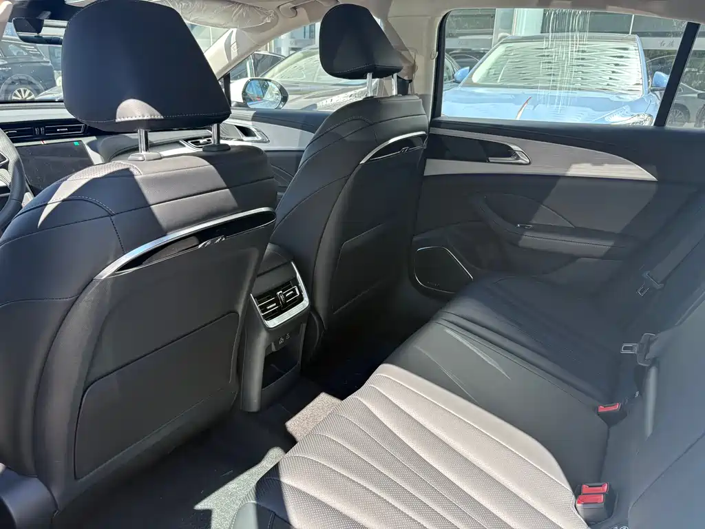 Hongqi H5 2.0 T Auto Flagship Smooth