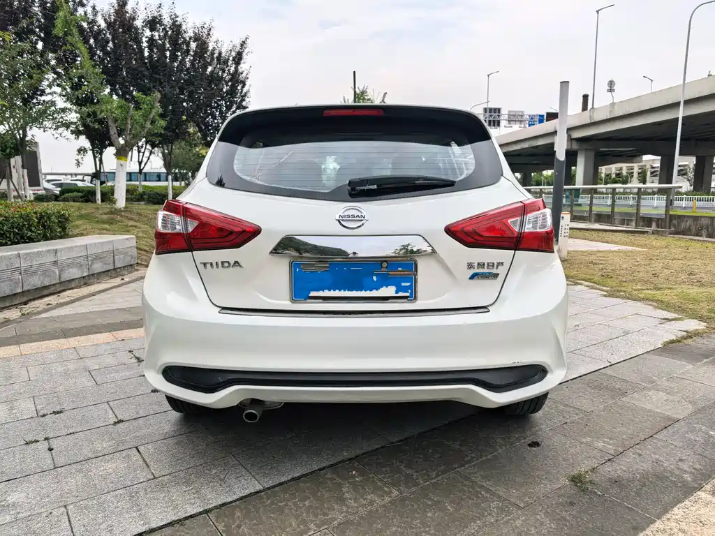 Tiida 1.6 L CVT Smart Travel