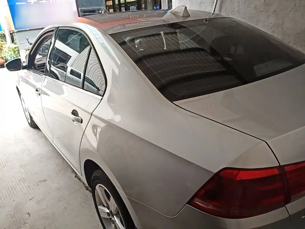 Santana 1.6 L Auto Comfort