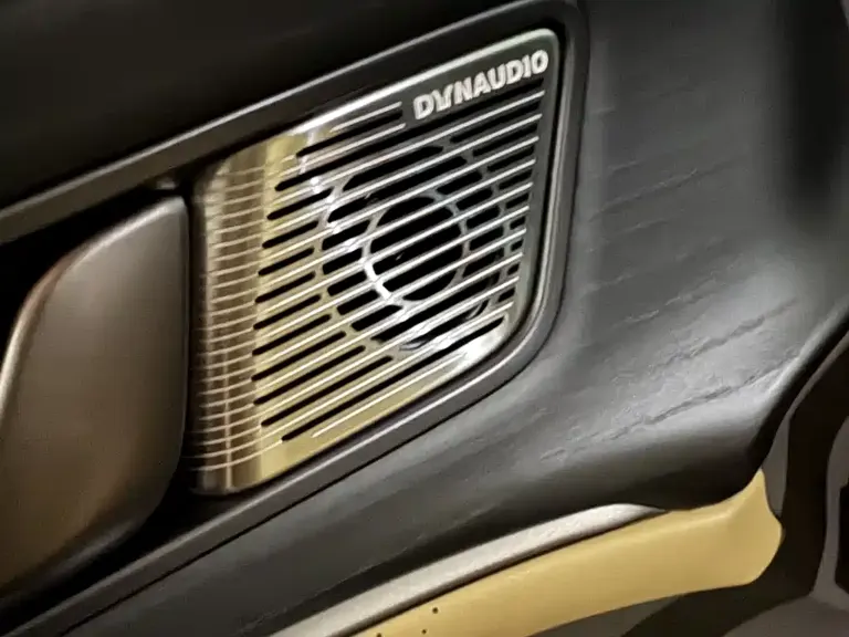 Denza D9 DM-i 970 4 WD Flagship