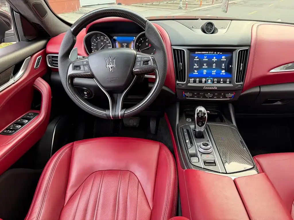 Levante 3.0 T Standard