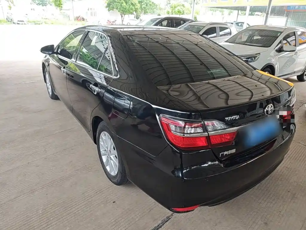 Camry 2.0 G 10 th Anniversary Commemorative Leading