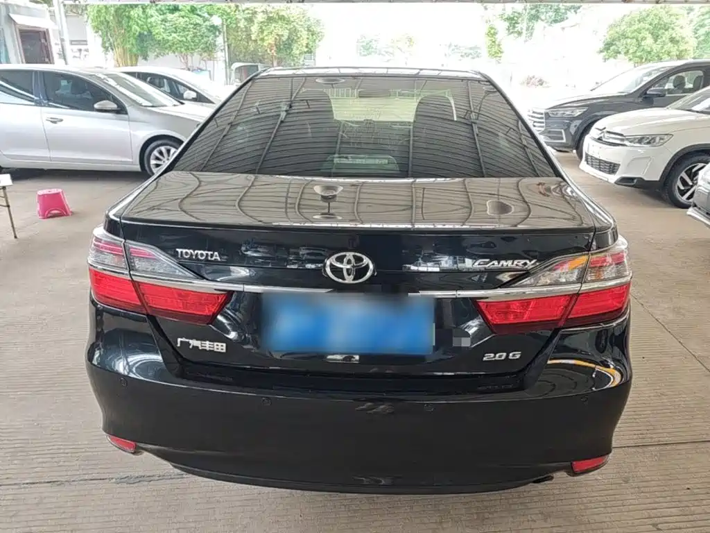 Camry 2.0 G 10 th Anniversary Commemorative Leading