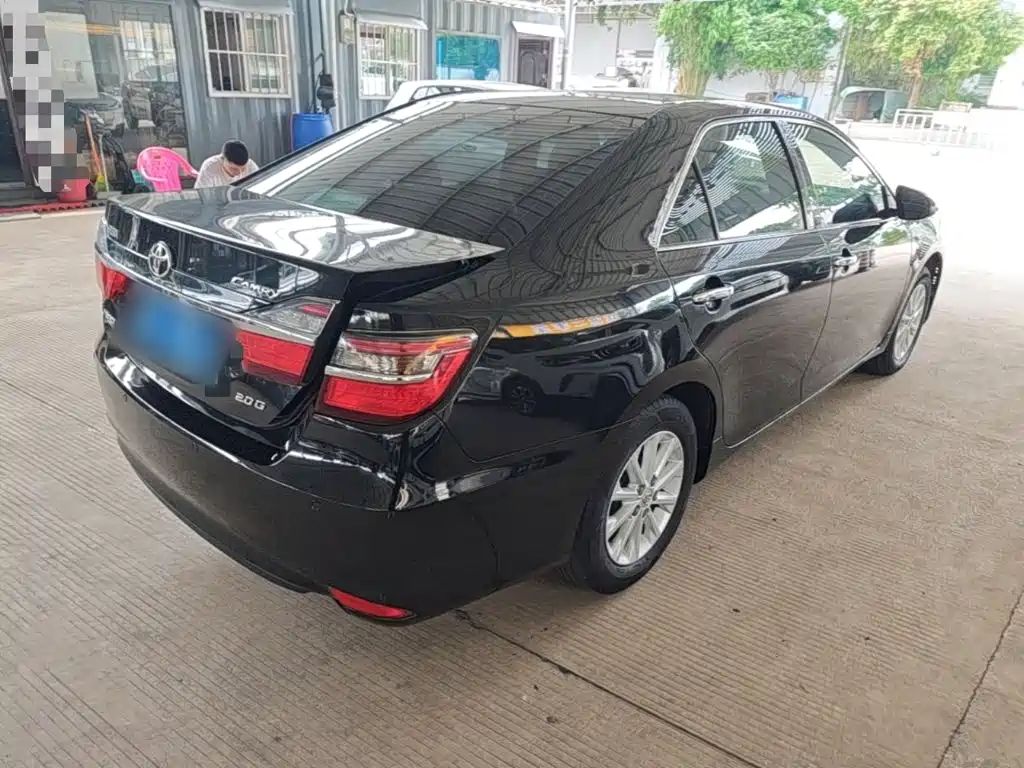 Camry 2.0 G 10 th Anniversary Commemorative Leading