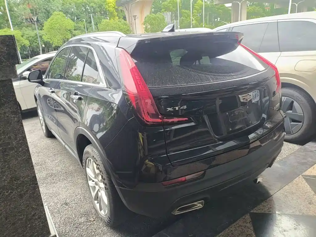 Cadillac XT4 28 T 2 WD Tech