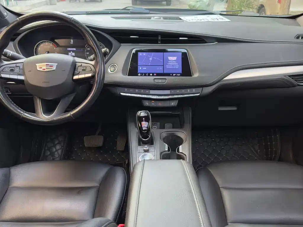 Cadillac XT4 28 T 2 WD Leading