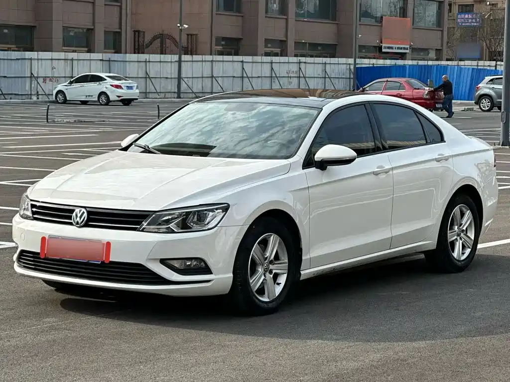 Lamando 230 TSI DSG Style