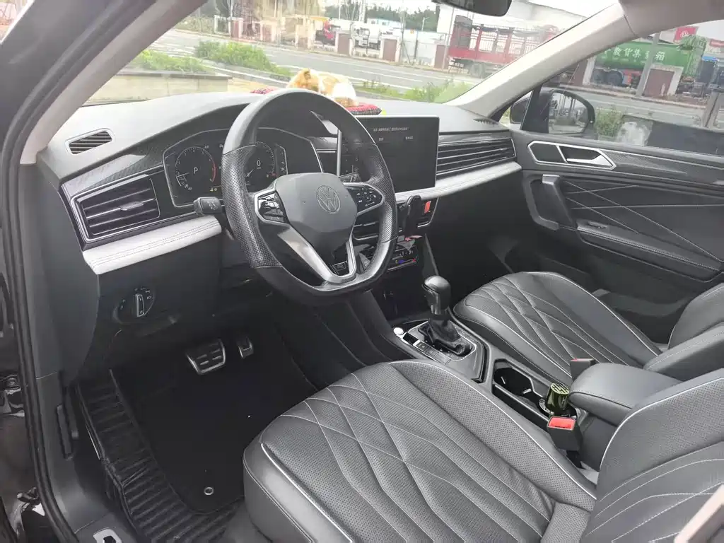 Tiguan L 330 TSI Auto 2 WD R-Line Premium