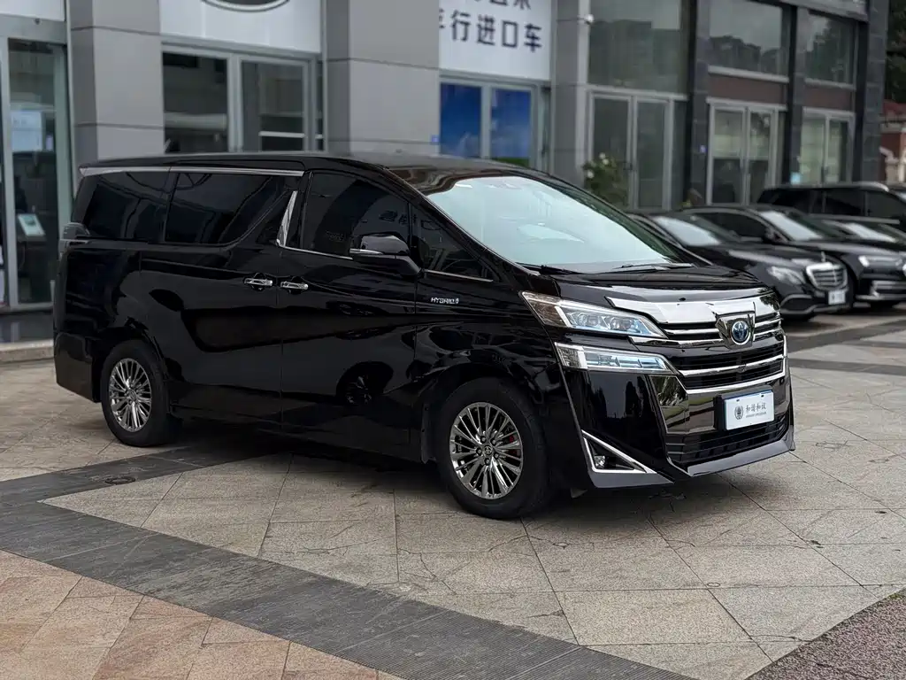 Vellfire Dual Engine 2.5 L HV Distinguished