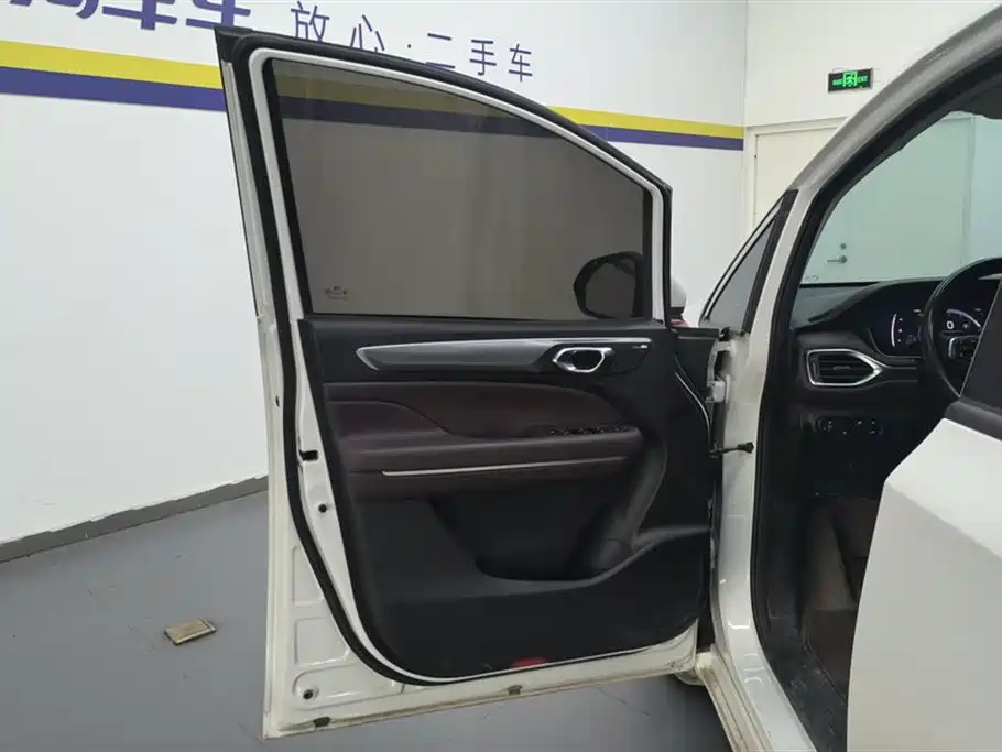 GAC Trumpchi M6 PRO 270 T DCT Premium