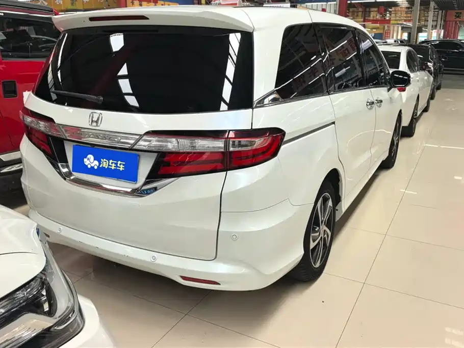 Odyssey 2.4 L Luxury