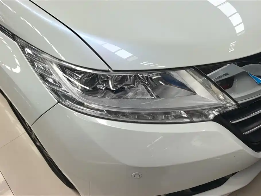 Odyssey 2.4 L Luxury