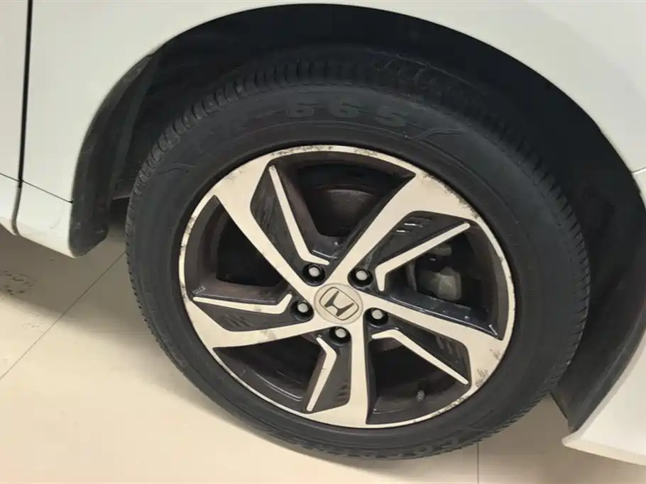 Odyssey 2.4 L Luxury