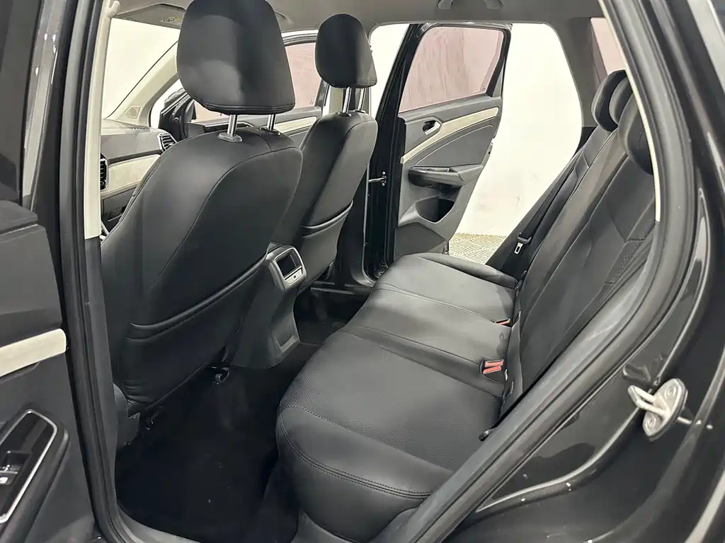 Jetta VS5 280 TSI Auto Progressive