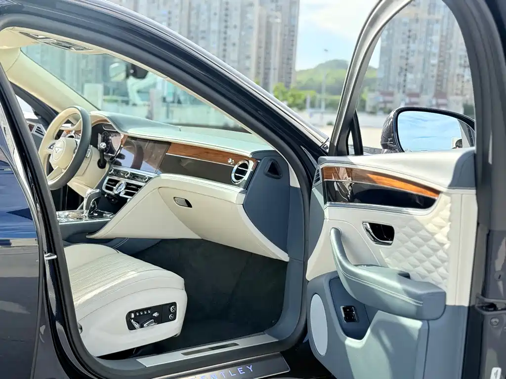 Flying Spur 4.0 T V8 Standard