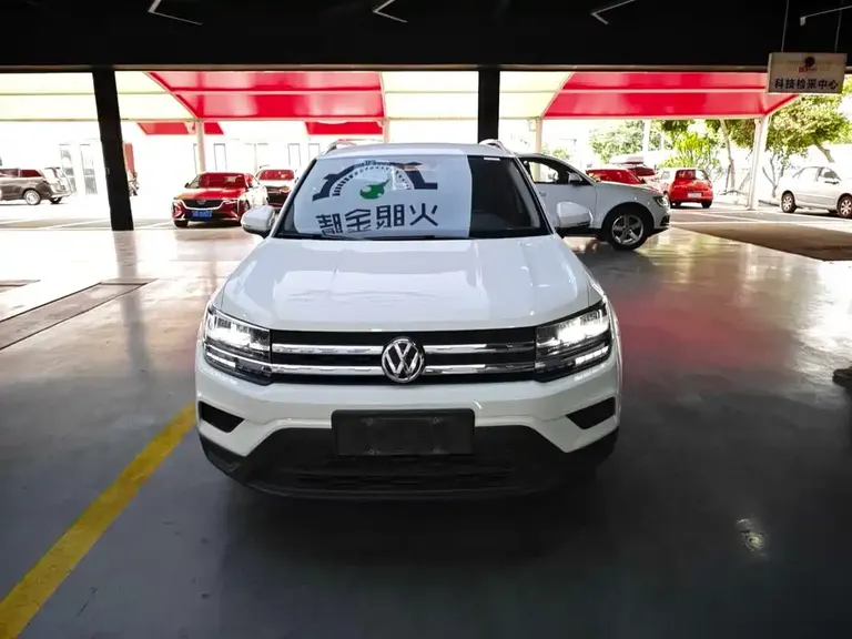 Volkswagen Tharu 280 TSI 2 WD Style CN-VI