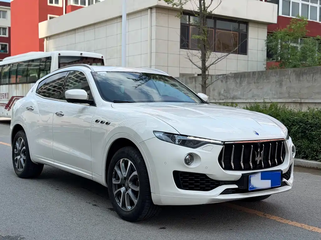Levante 3.0 T Standard