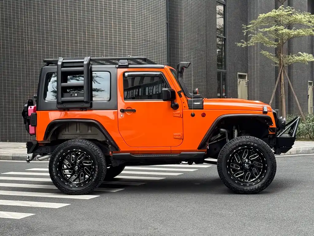 Wrangler 3.6 L Sahara 2-door