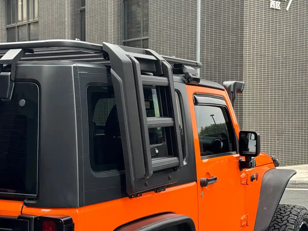 Wrangler 3.6 L Sahara 2-door