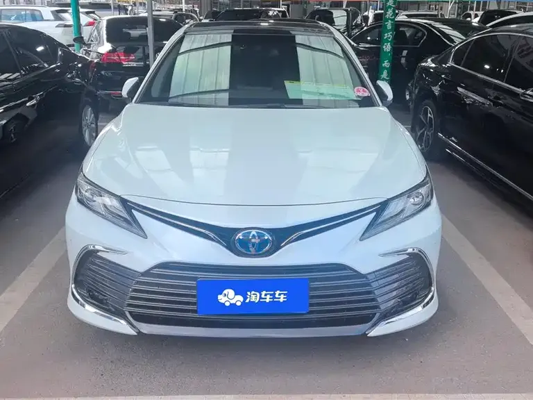 Toyota Camry Dual Engine 2.5 HG Luxury