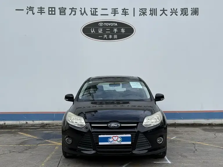 Ford Focus Hatchback 1.6 L Auto Style
