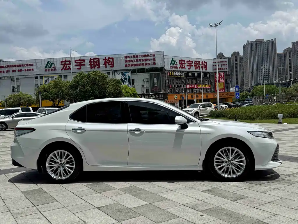 Camry 2.5 G Luxury CN-VI