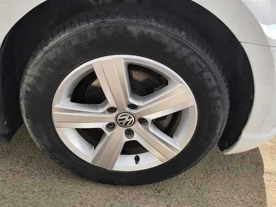 Lamando 230 TSI DSG Style