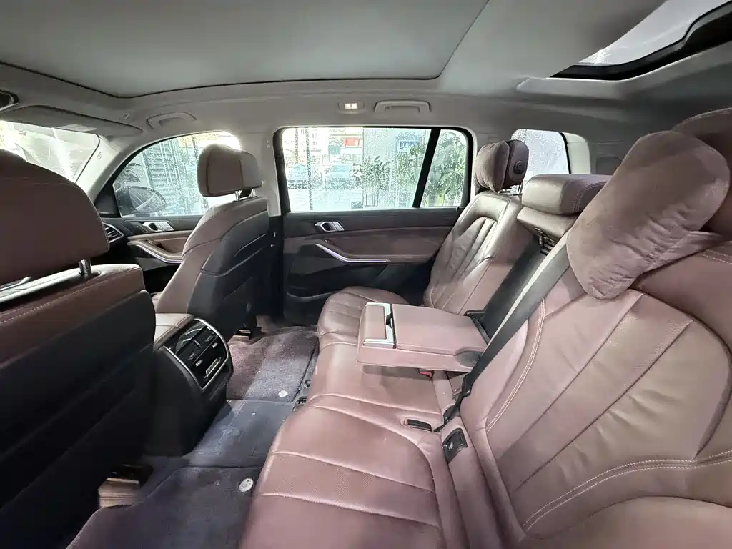 BMW X7 xDrive40 i Individualization Custom Limited M Sport Package