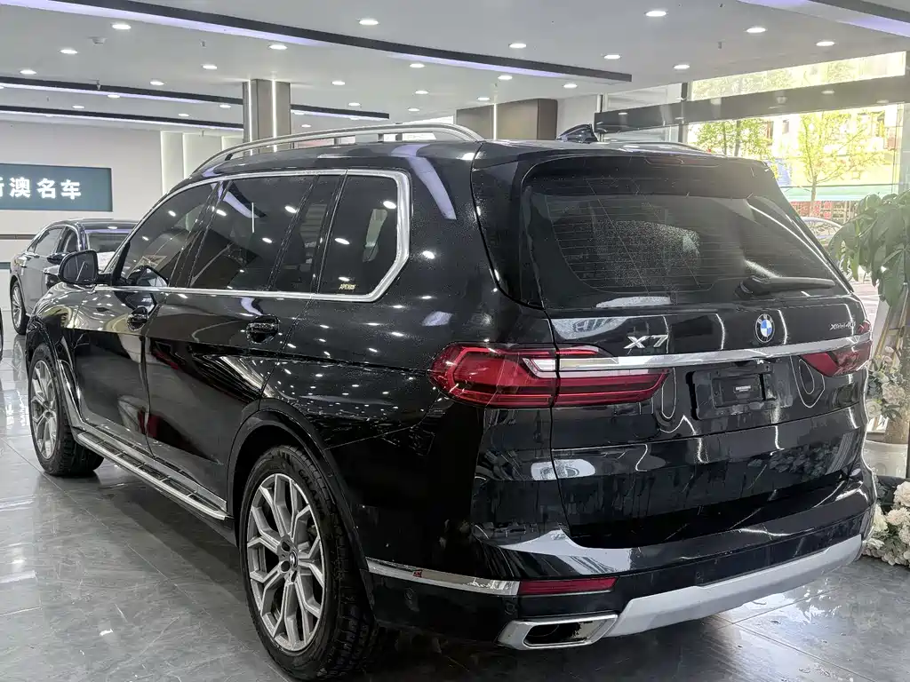 BMW X7 xDrive40 i Individualization Custom Limited M Sport Package