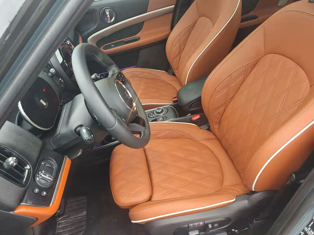 MINI COUNTRYMAN MINI COUNTRYMAN 2023款 改款二 2.0 T COOPER S ALL4 鉴赏家