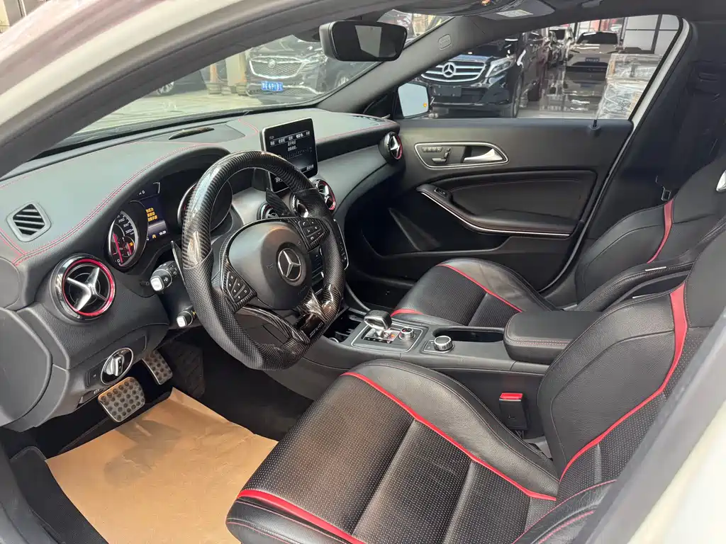 Mercedes-Benz GLA AMG AMG GLA 45 4 MATIC