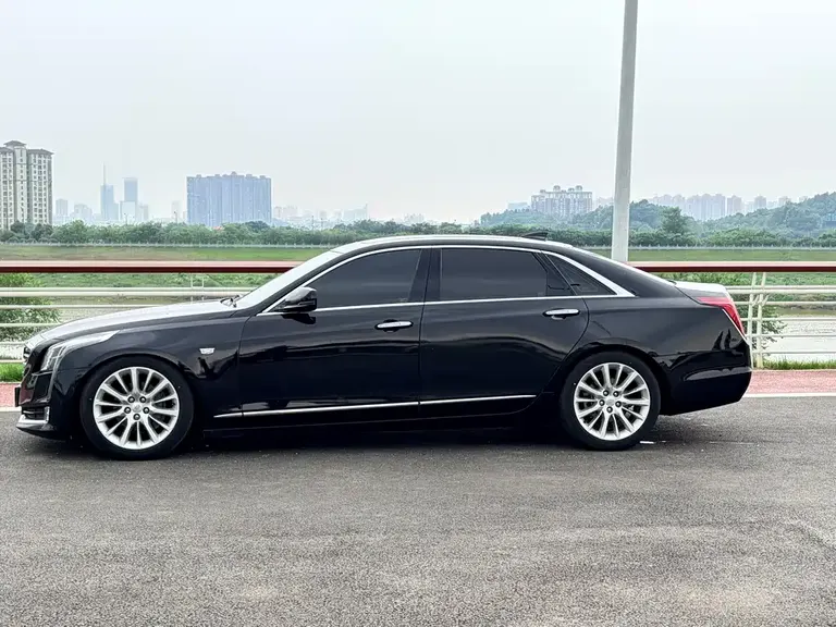 Cadillac CT6 28 T Leading
