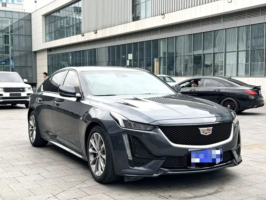 Cadillac CT5 28 T Leading Sport