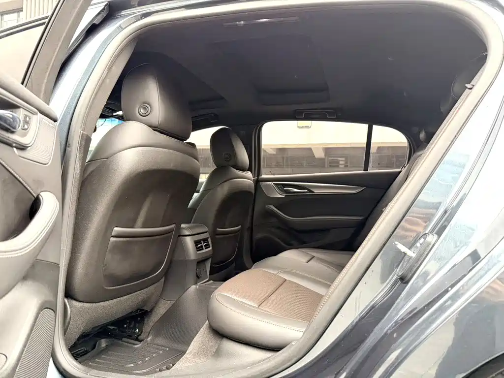 Cadillac CT5 28 T Leading Sport