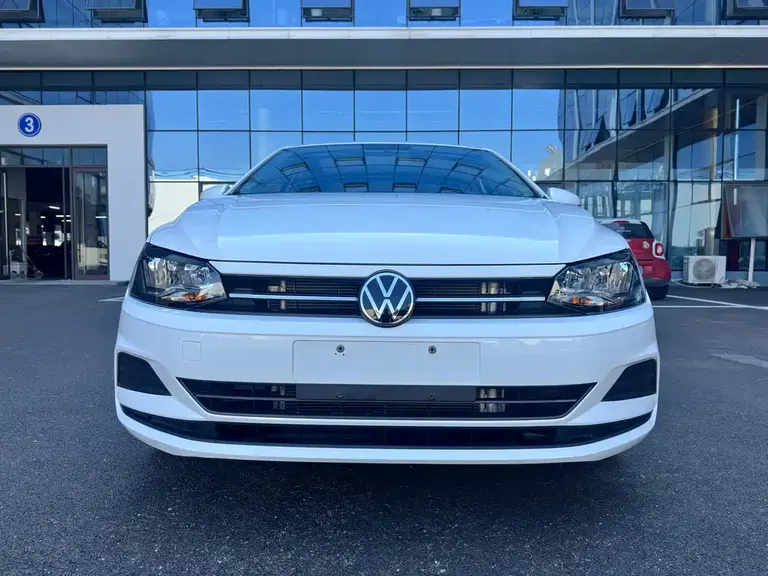 Volkswagen Polo Plus 1.5 L Auto Joyful Living