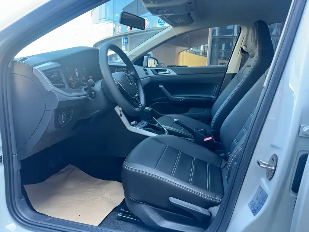 Polo Plus 1.5 L Auto Joyful Living