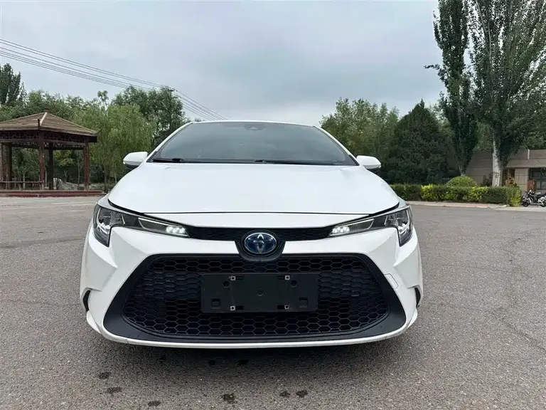Toyota Levin Dual Engine 1.8 H E-CVT Progressive