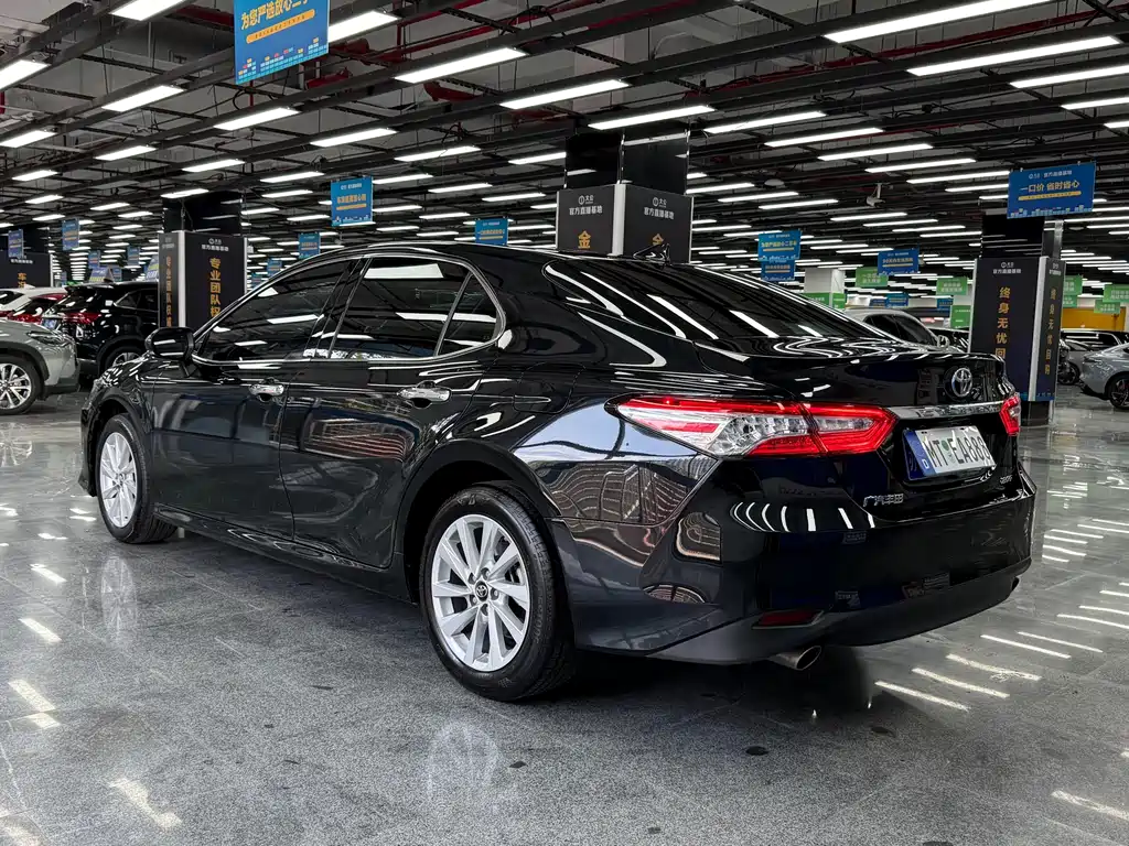 Camry 2.0 G Luxury