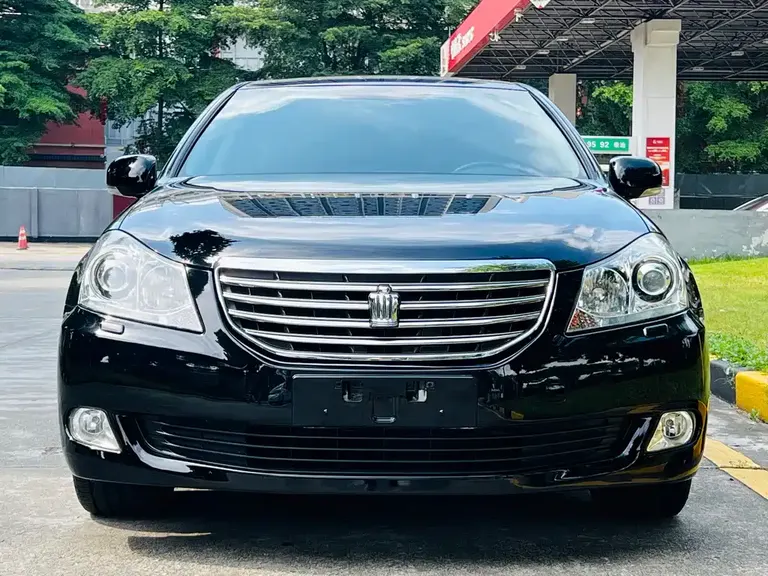 Toyota Crown 2.5 L Royal Leather Sunroof
