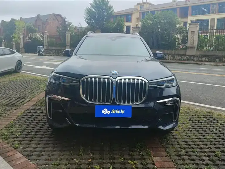 BMW X7 xDrive40 i Premium M Sport Package