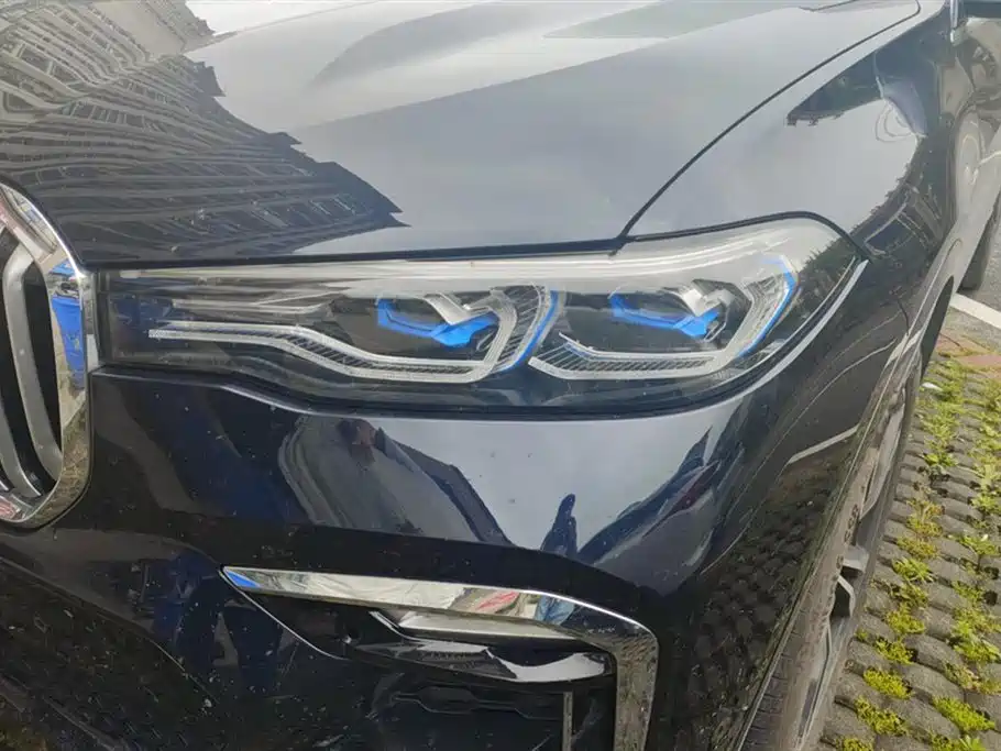 BMW X7 xDrive40 i Premium M Sport Package