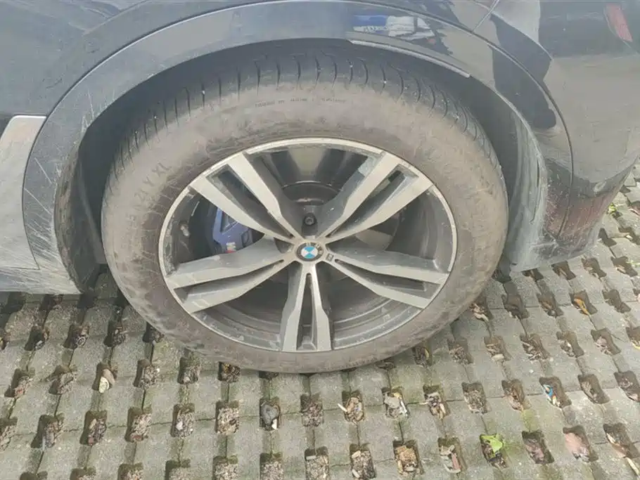 BMW X7 xDrive40 i Premium M Sport Package