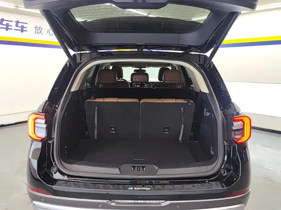 Explorer EcoBoost 285 4 WD Style plus 7-seat