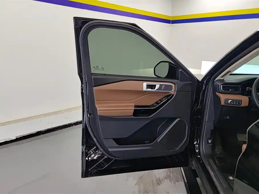 Explorer EcoBoost 285 4 WD Style plus 7-seat
